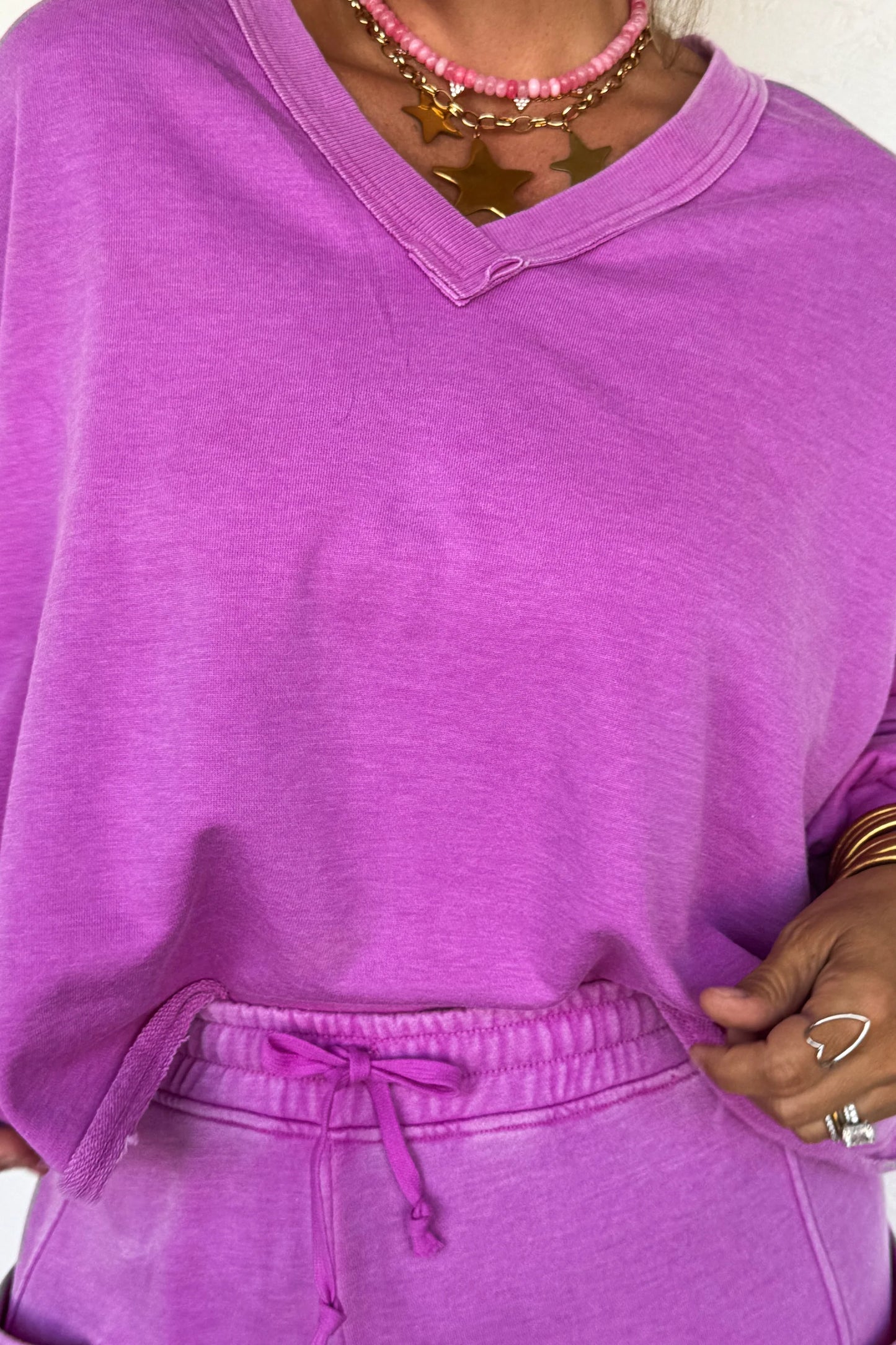 Faded Feels V-neck Pullover