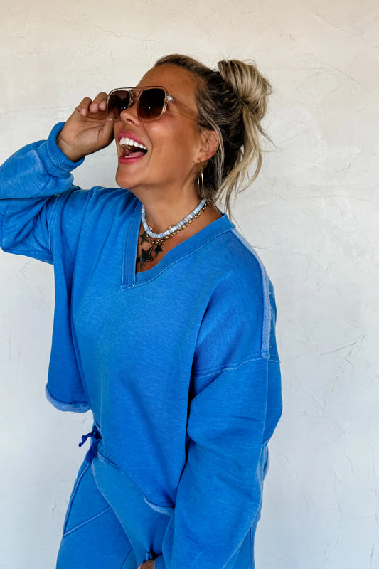 Faded Feels V-neck Pullover