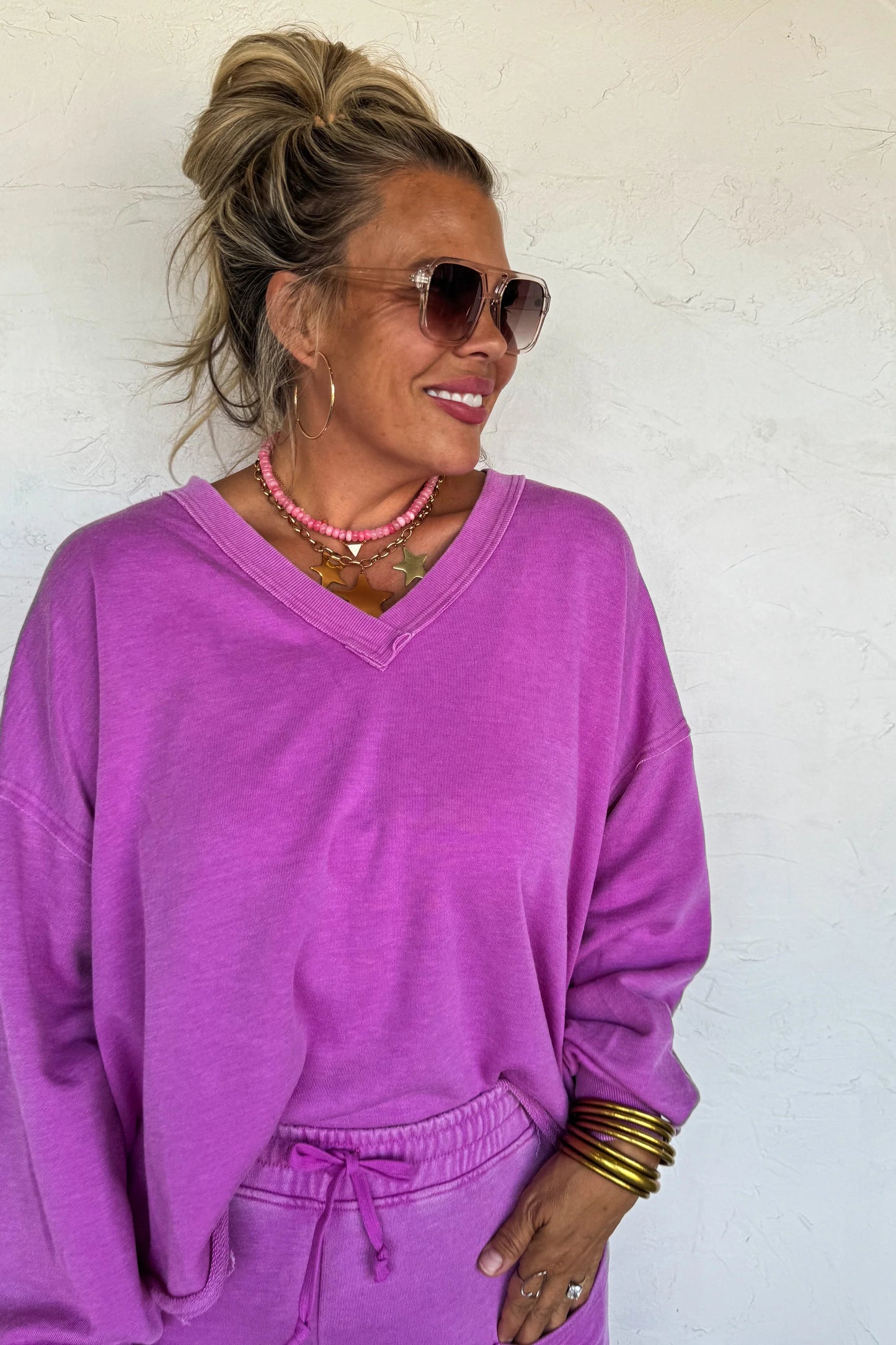 Faded Feels V-neck Pullover